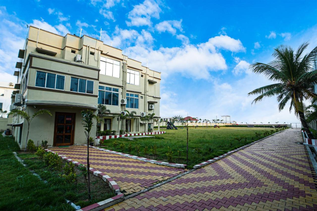 Silver Sand Eco Resort !! Beachfront !! With Biggest Pool And Huge Open Area !! Ideal For Weddings !! Couple Friendly !! Mandarmani Luaran gambar