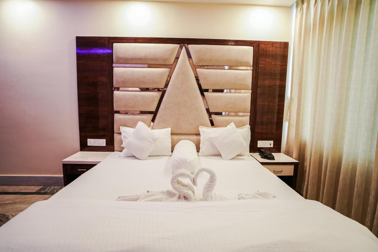 Silver Sand Eco Resort !! Beachfront !! With Biggest Pool And Huge Open Area !! Ideal For Weddings !! Couple Friendly !! Mandarmani Luaran gambar