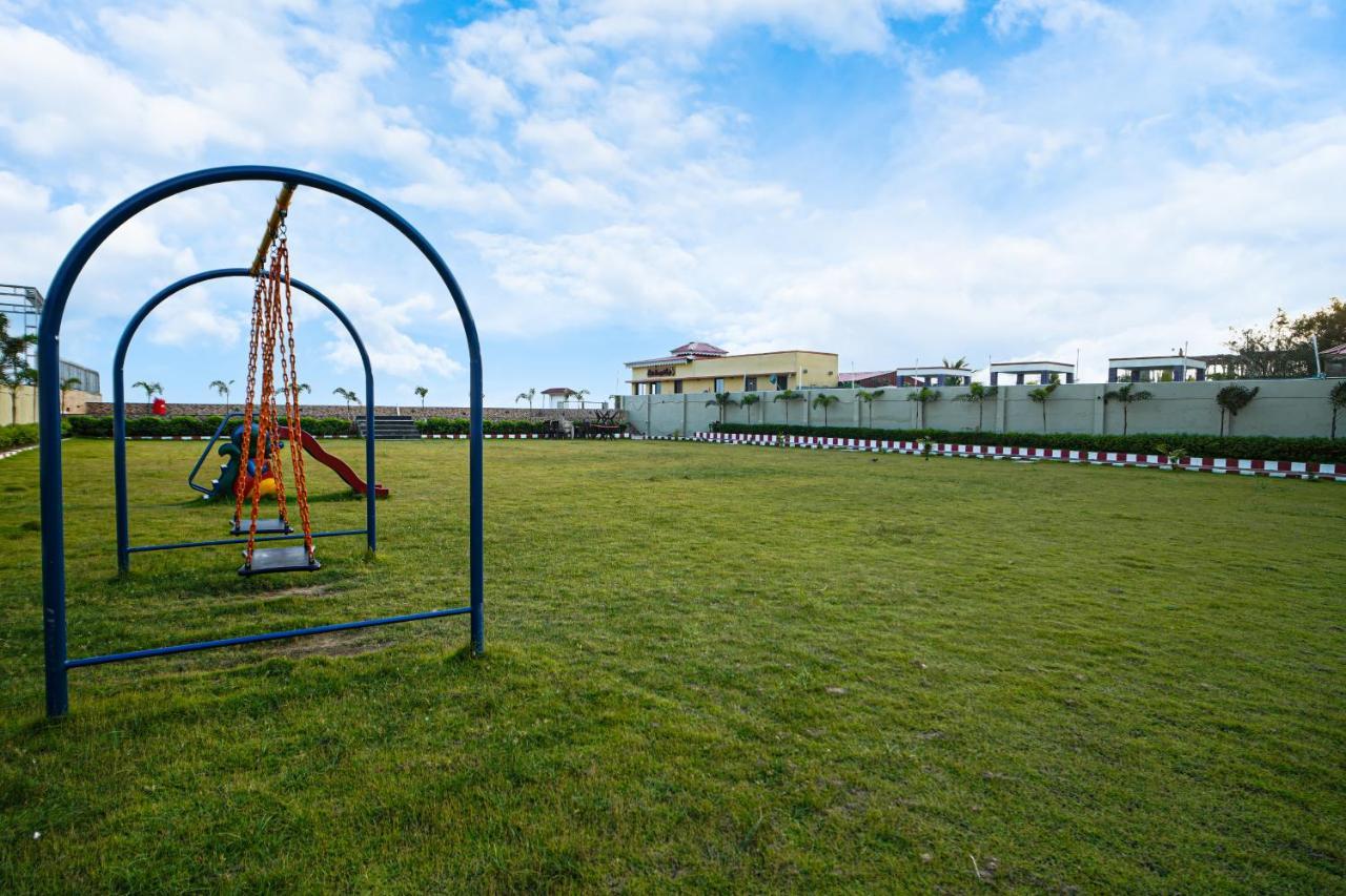 Silver Sand Eco Resort !! Beachfront !! With Biggest Pool And Huge Open Area !! Ideal For Weddings !! Couple Friendly !! Mandarmani Luaran gambar