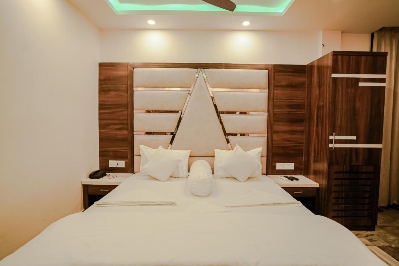 Silver Sand Eco Resort !! Beachfront !! With Biggest Pool And Huge Open Area !! Ideal For Weddings !! Couple Friendly !! Mandarmani Luaran gambar